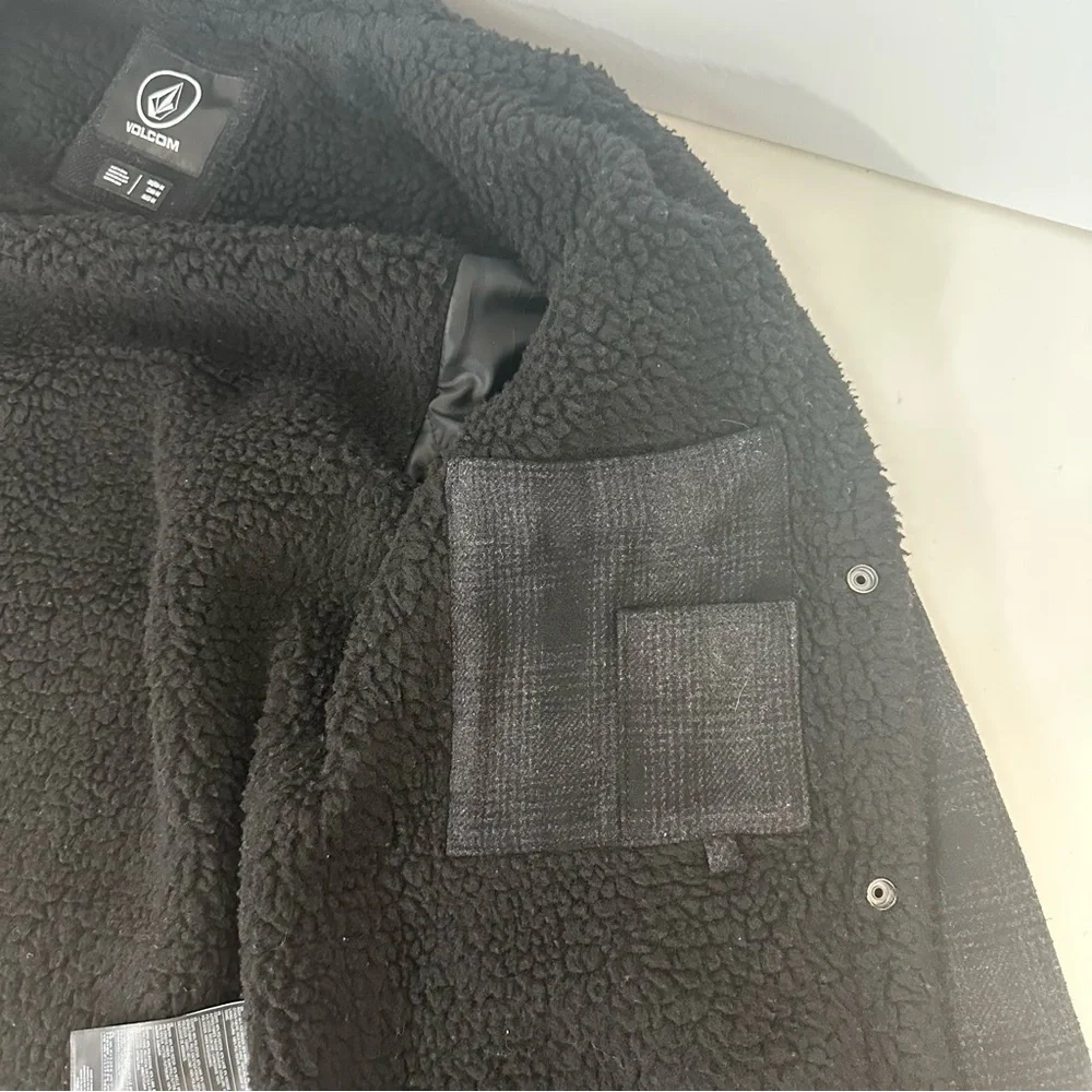 Volcom Men’s Keaton Jacket Plaid Fleece Lined Sz M Black Gray Wool Blend